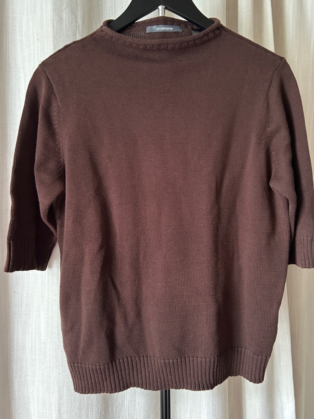 Liz Claiborne Short-Sleeve Crewneck Sweater in Dark Brown 70% Silk, 30% Cotton